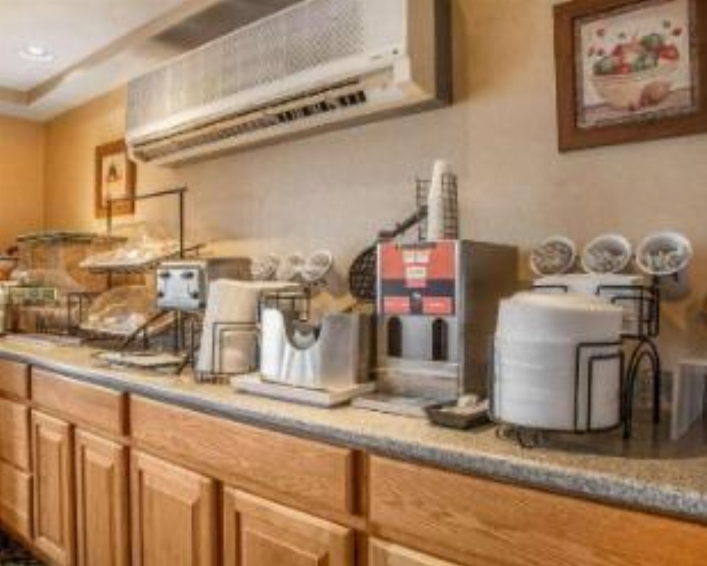 Comfort Inn at Newport Beach Image 10